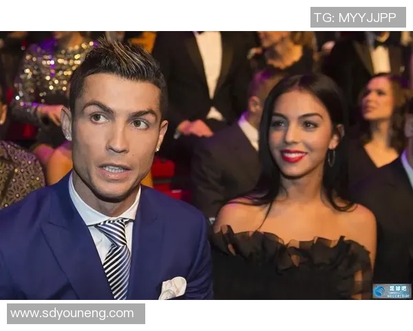 足球明星三道杠发型的流行趋势与时尚影响力解析